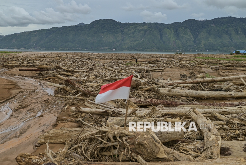Ujian Kepemimpinan Nasional: Tanggap Bencana Sumatra Dihadapkan pada Isu HAM, Lingkungan, dan Gender