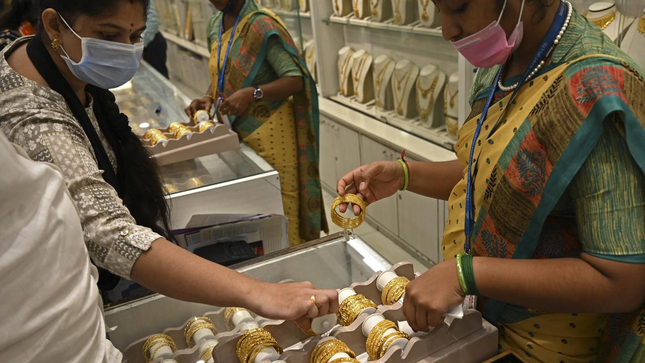 Harga Emas 24 Karat Jelang Akhir Tahun 2025: Antam, Pegadaian, dan Hartadinata Abadi Stabil Menarik