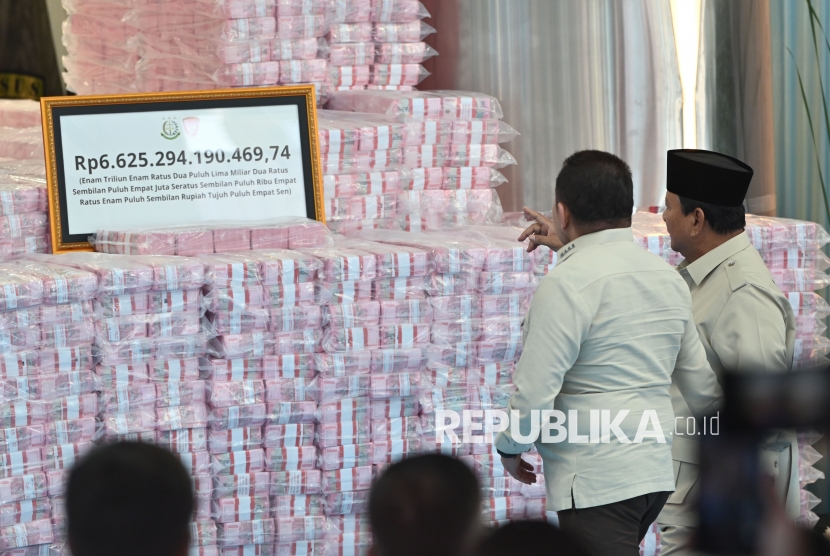 Kejaksaan Agung Serahkan Rp6,62 Triliun Dana Penyelamatan Negara ke Presiden