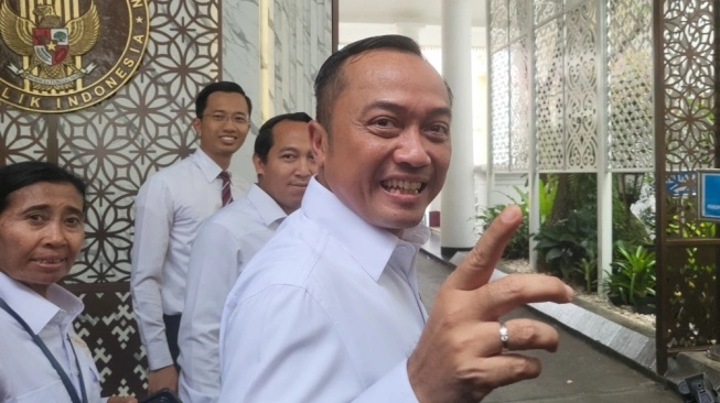 Istana Jelaskan Alasan Perusahaan Berizin Cabut Masih Beroperasi di Sumatra di Tengah Sorotan Lingkungan