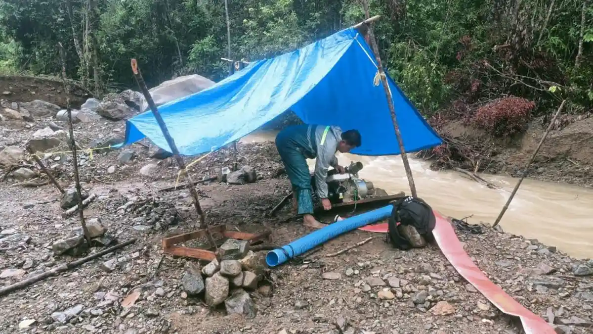 Tim Gabungan Tertibkan Tambang Emas Ilegal Skala Besar di Bajuin, Belasan Alat Berat Disita