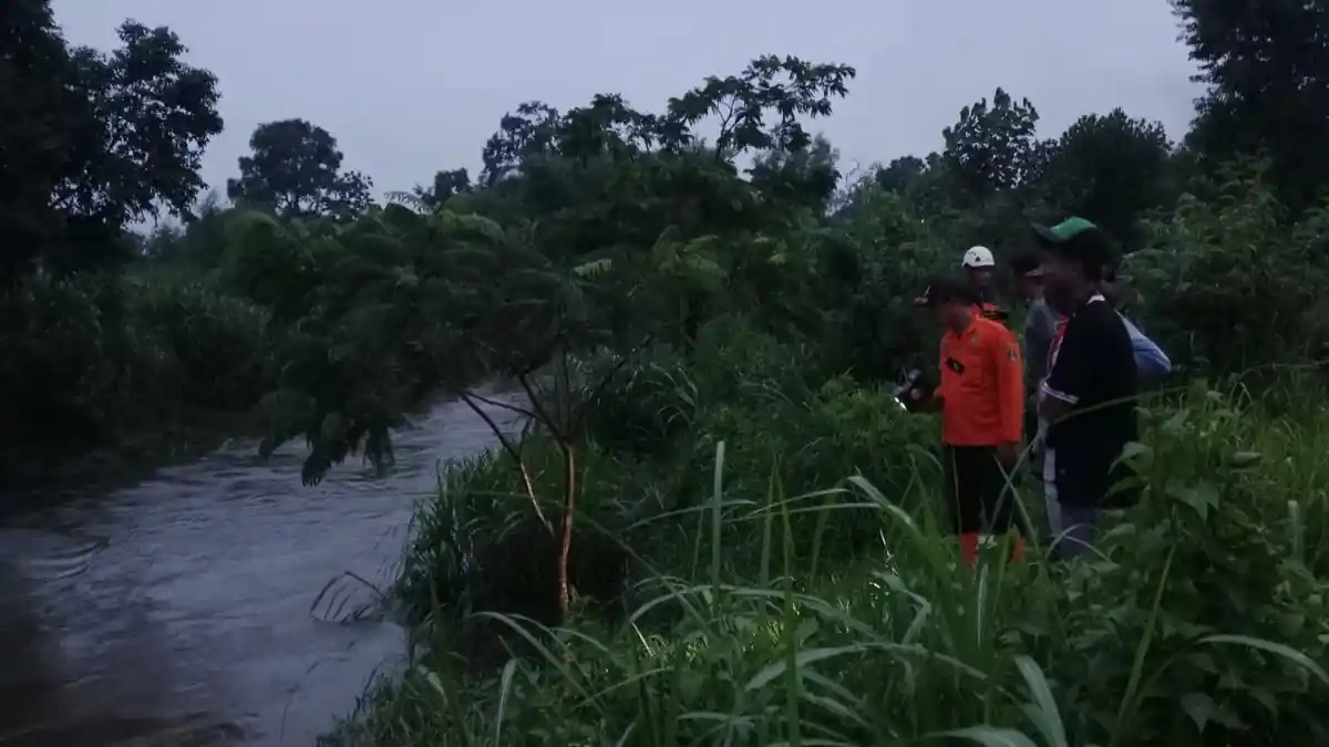 Pencarian Intensif Bocah 8 Tahun di Blitar, Diduga Hanyut Selama Tiga Hari