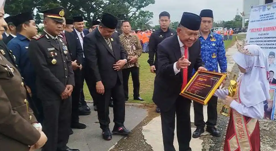 Wabup Merangin Gelar Apresiasi Ganda: 24 Motor untuk Da'i dan Penghargaan Siswa Berprestasi