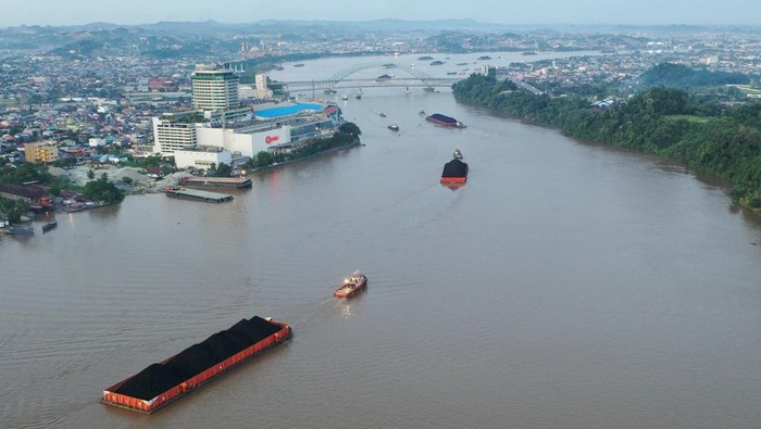 Sungai Mahakam: Urat Nadi Logistik Batu Bara dan Penggerak Ekonomi Kalimantan Timur